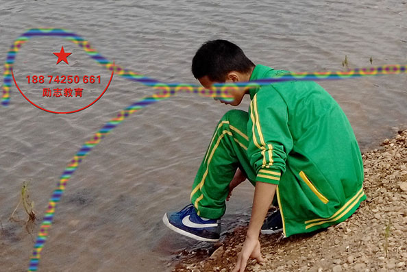 叛逆期孩子学校